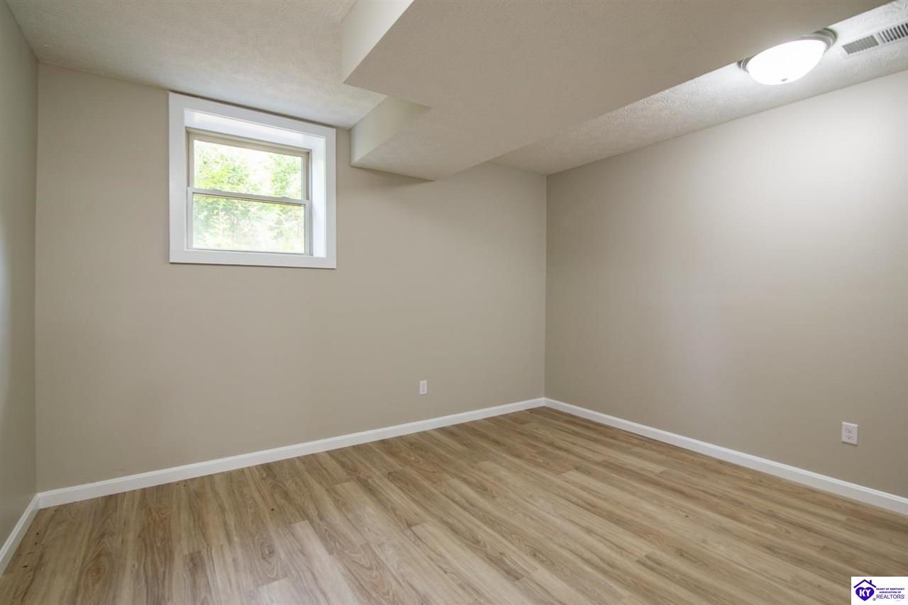 384 Schoolside Drive Property Photo 40
