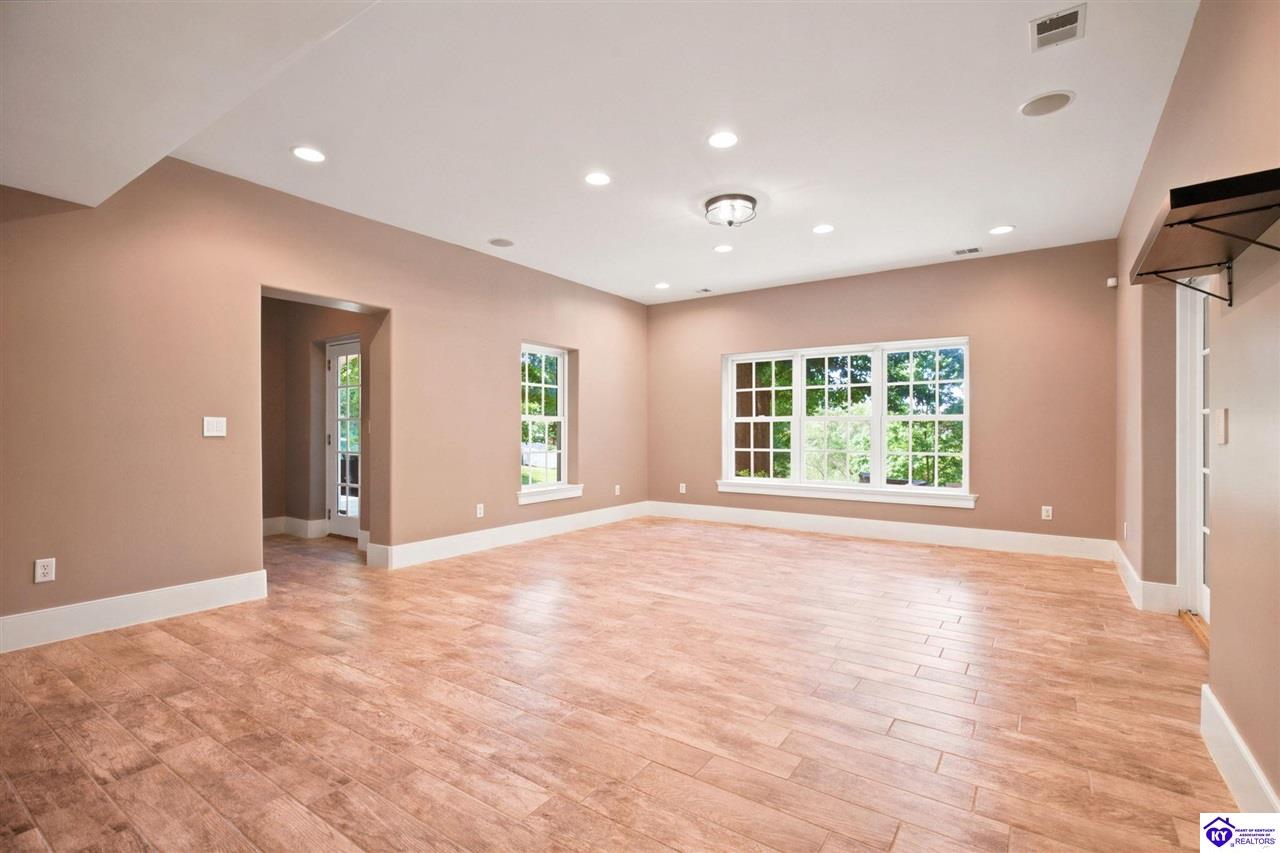 111 Anniston Way Property Photo 70