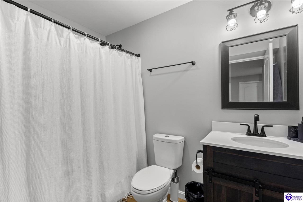 611 Lakeshore Parkway Property Photo 32