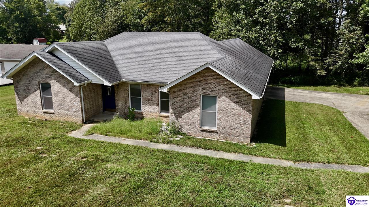 227 Collins Drive Property Photo 3