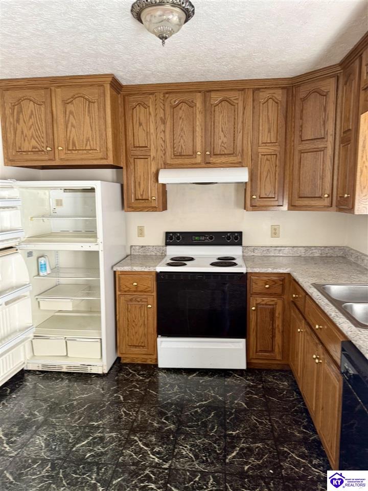 227 Collins Drive Property Photo 33
