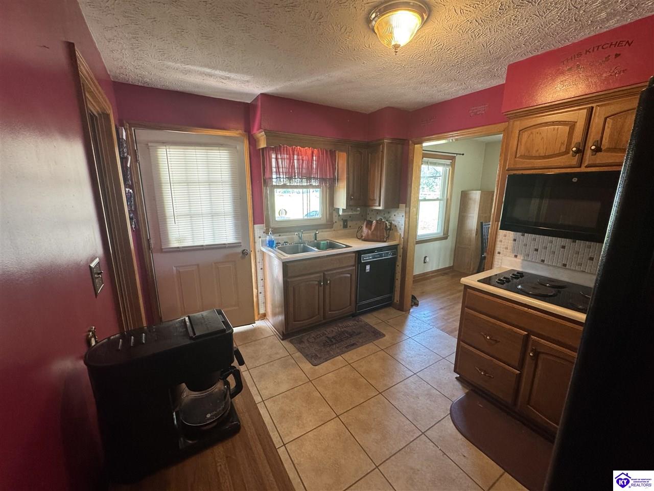 324 E Old Highway 60 Property Photo 26