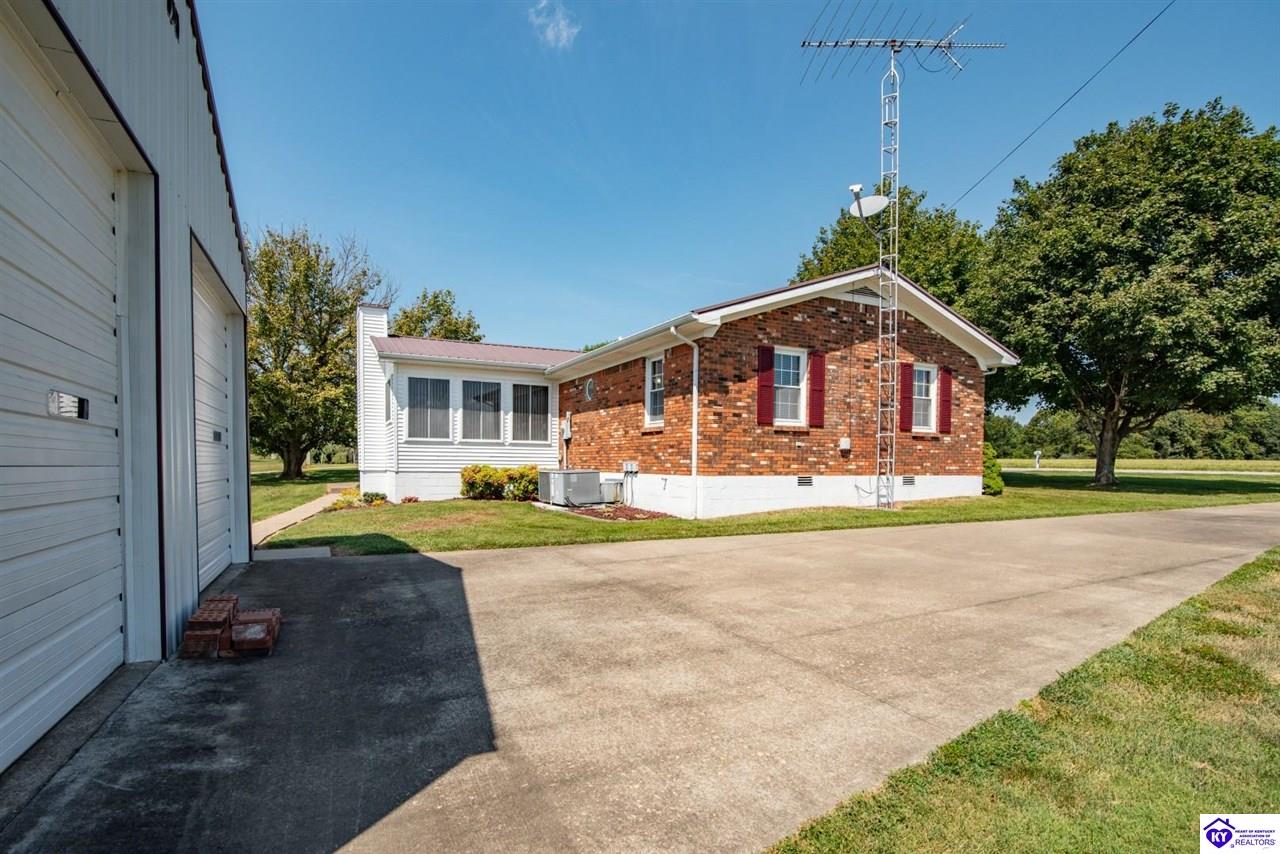 4433 St Paul Road Property Photo 7