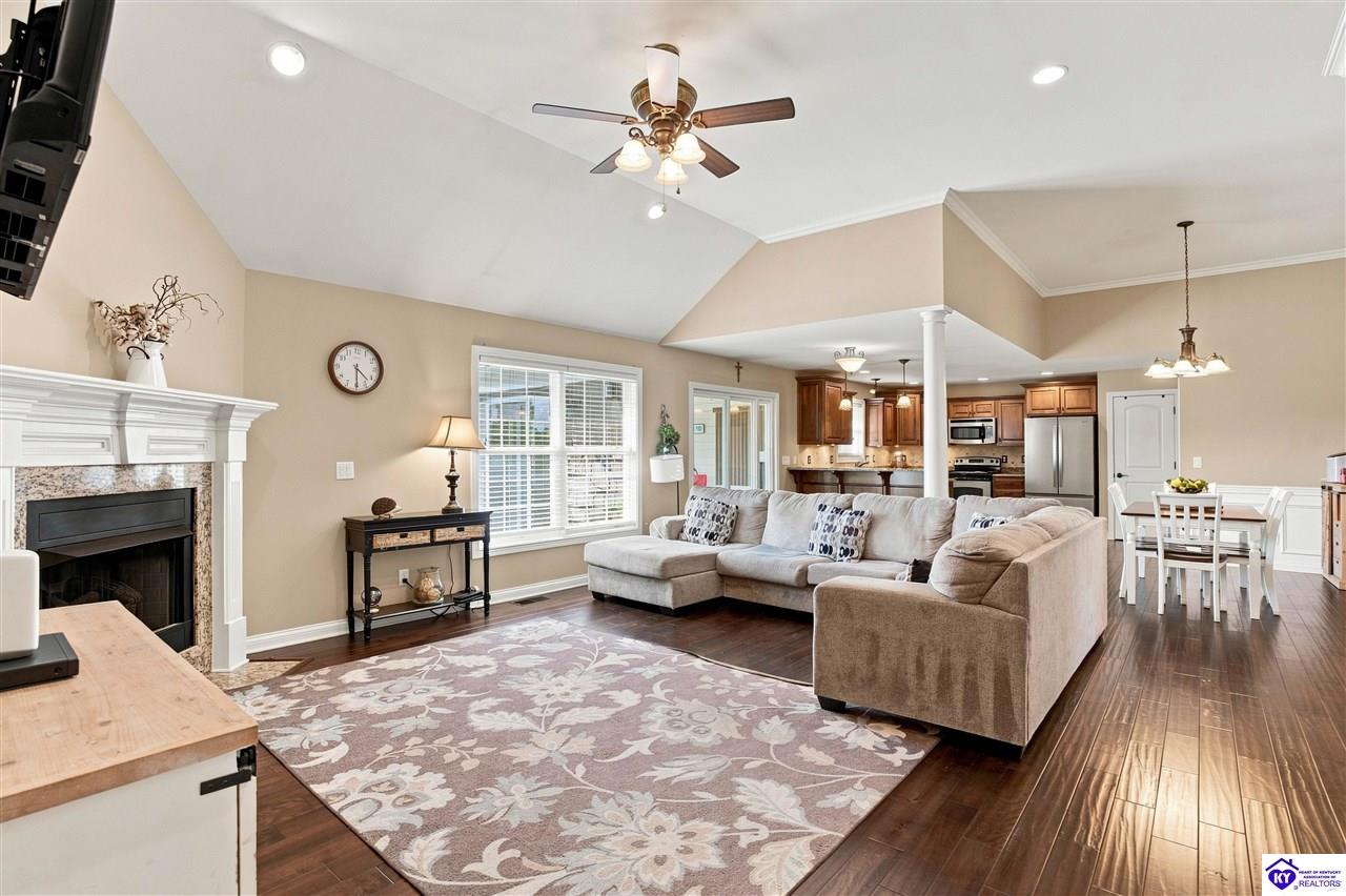 116 Affirmed Court Property Photo 21
