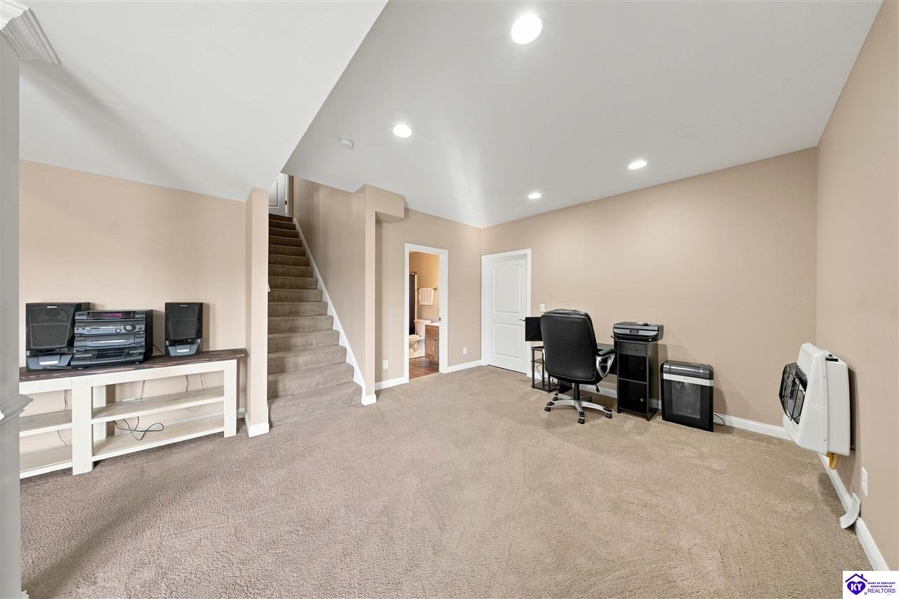 116 Affirmed Court Property Photo 37