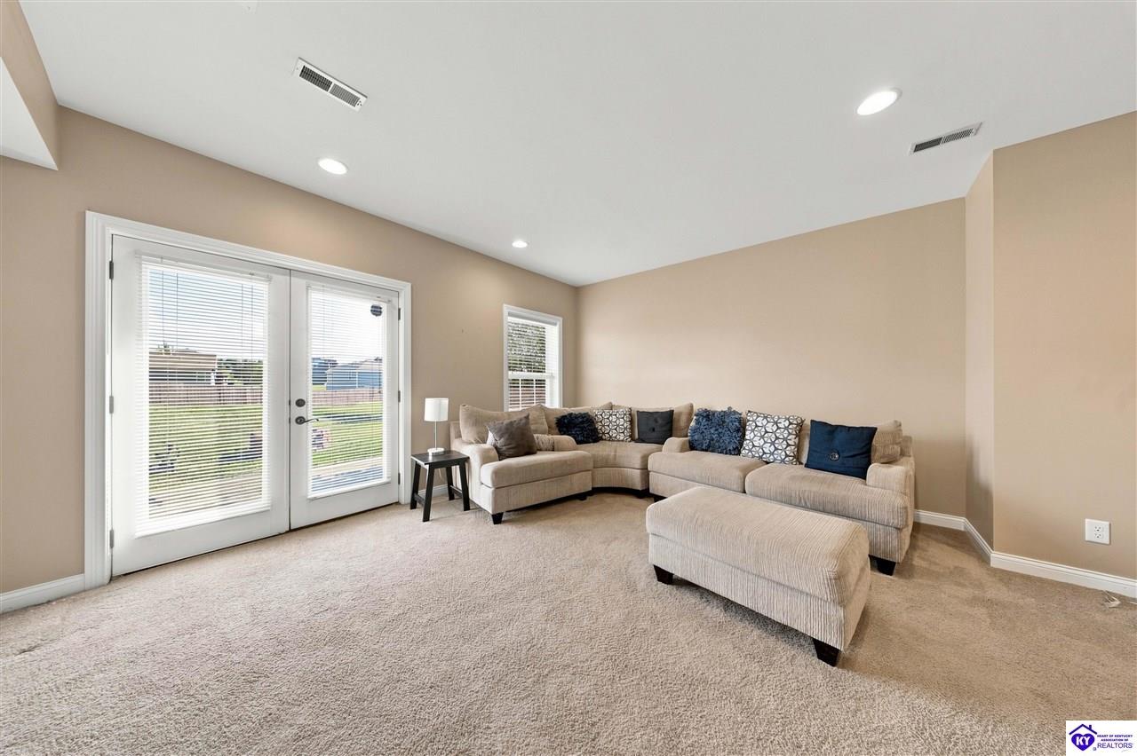 116 Affirmed Court Property Photo 38