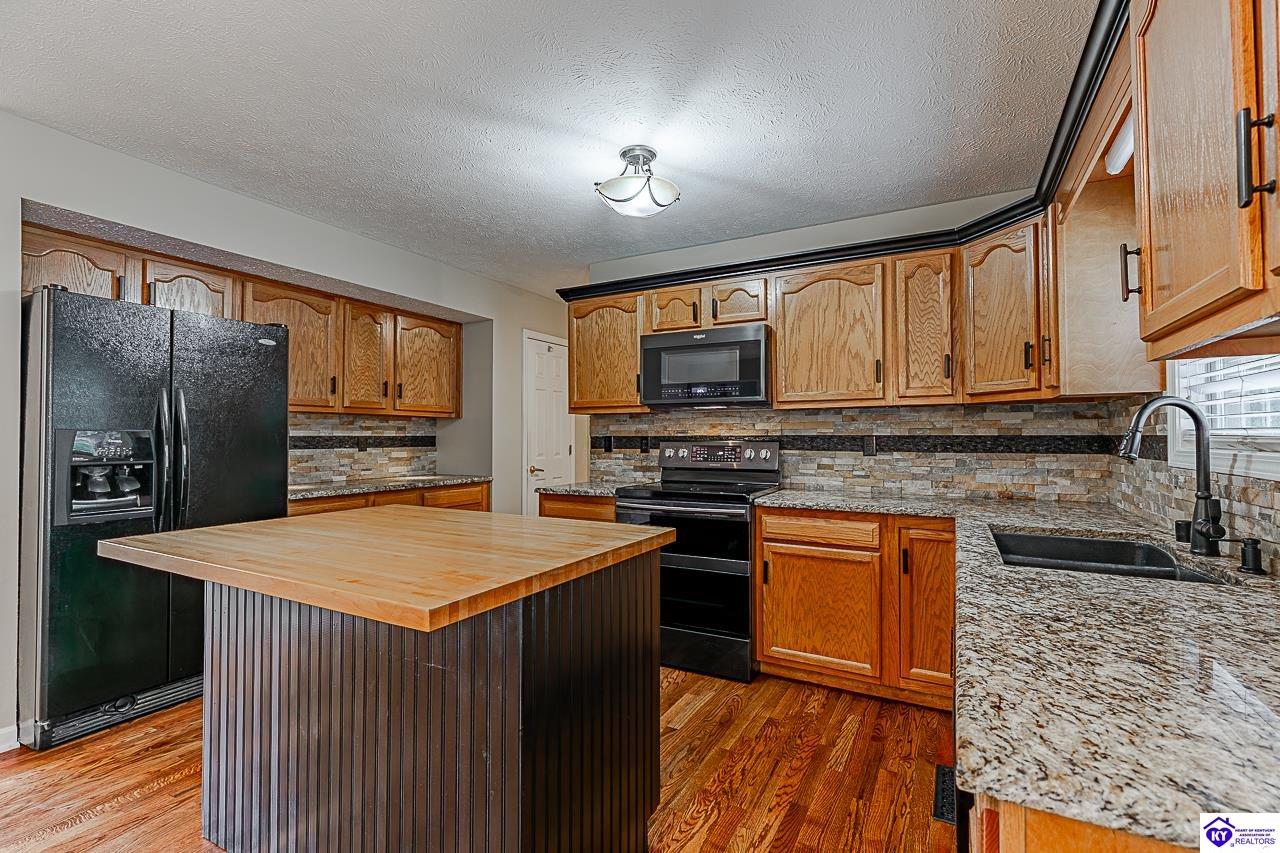 805 Greenview Circle Property Photo 10