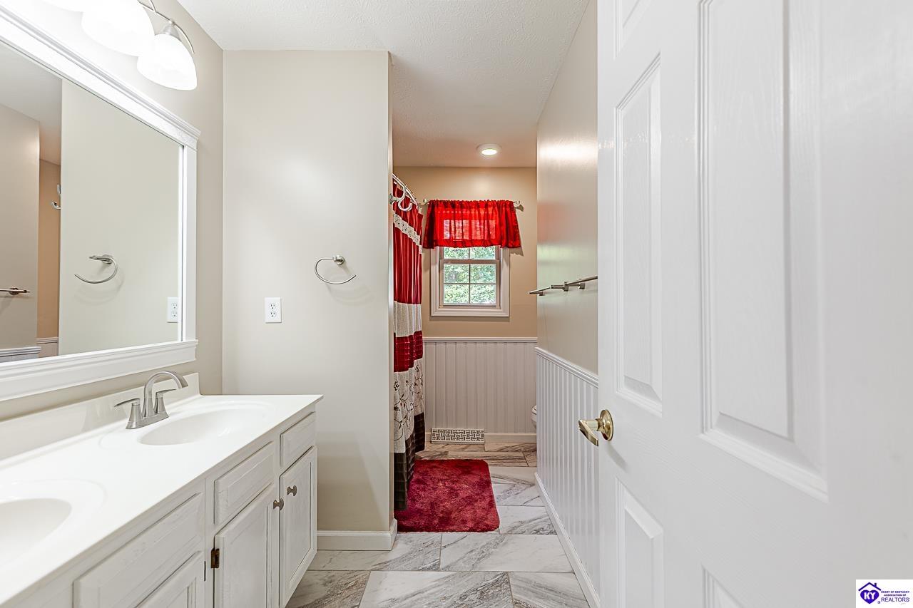 805 Greenview Circle Property Photo 35