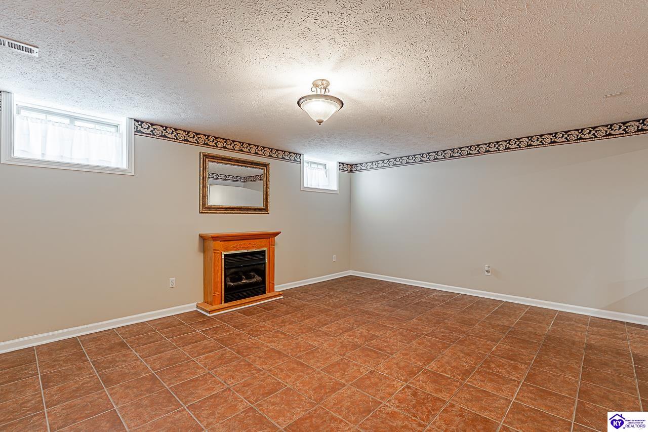 805 Greenview Circle Property Photo 36