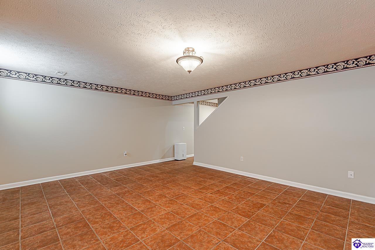 805 Greenview Circle Property Photo 38