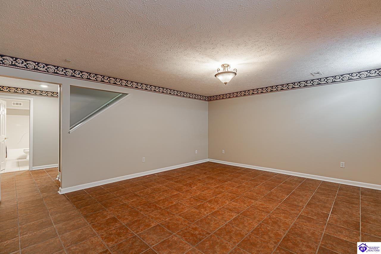 805 Greenview Circle Property Photo 39
