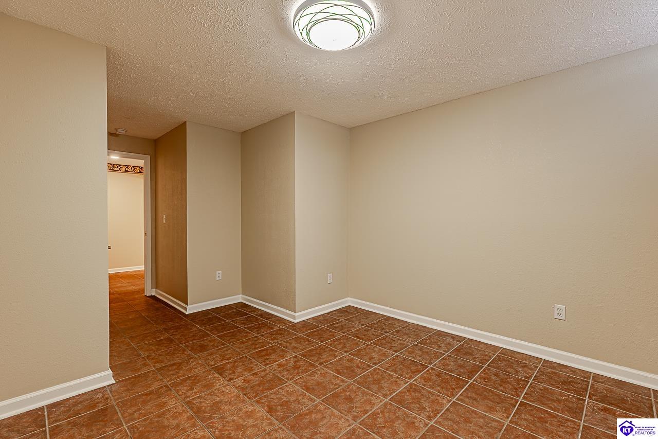 805 Greenview Circle Property Photo 40