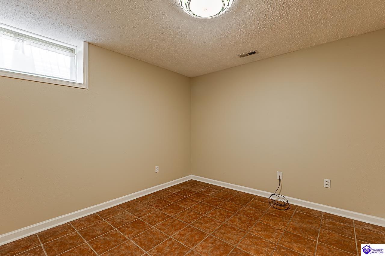 805 Greenview Circle Property Photo 41