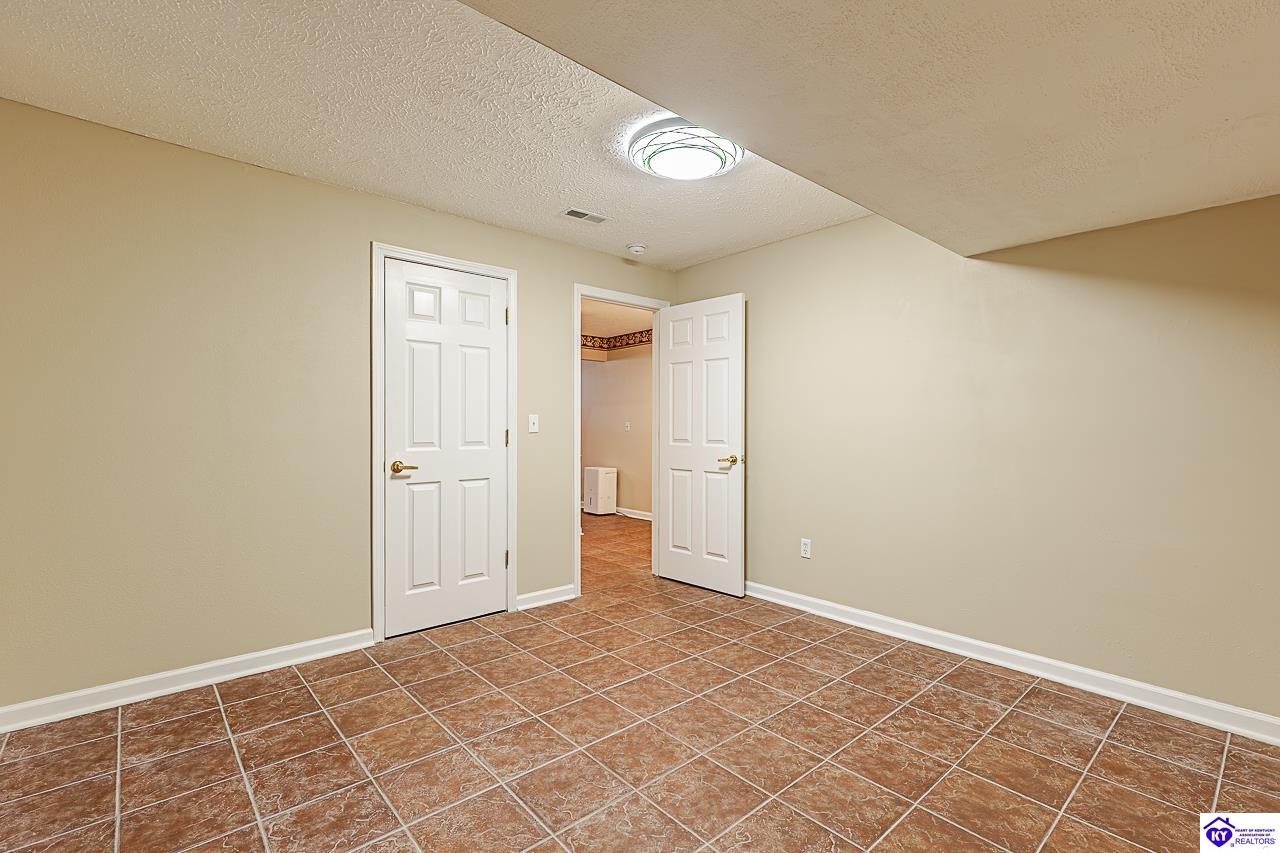 805 Greenview Circle Property Photo 42
