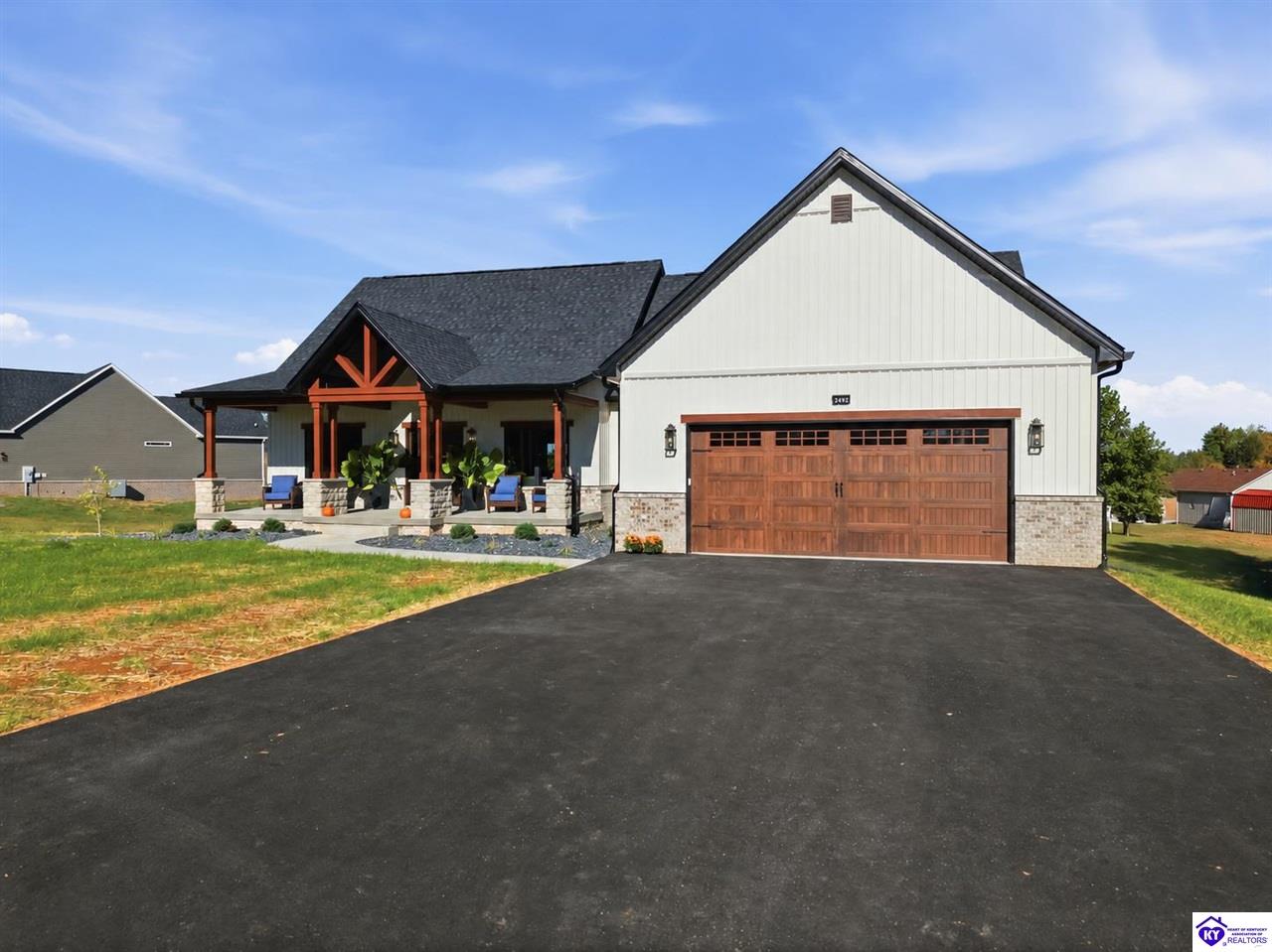 2492 Roundtop Road Property Photo 1