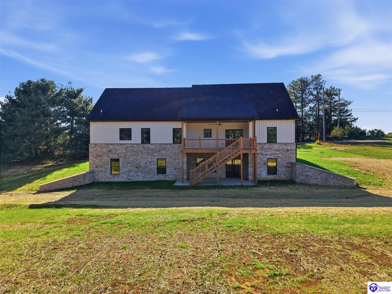 2492 Roundtop Road Property Photo 3