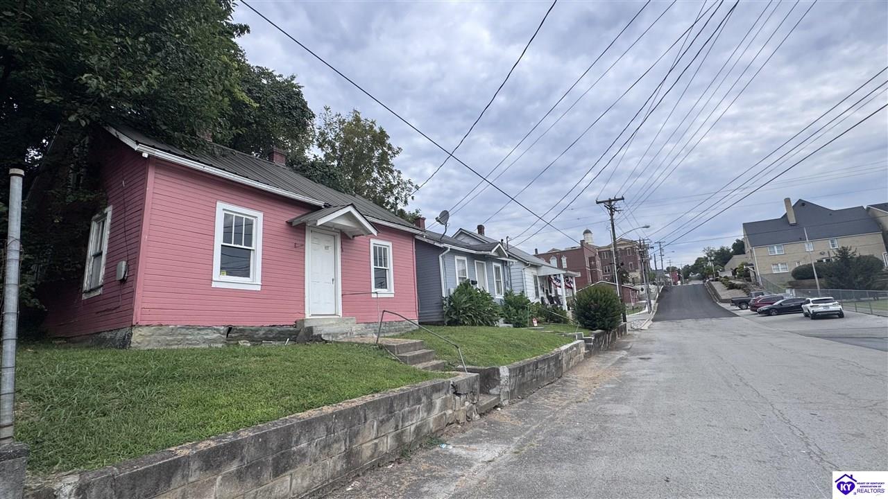 115 S First Street Property Photo 2