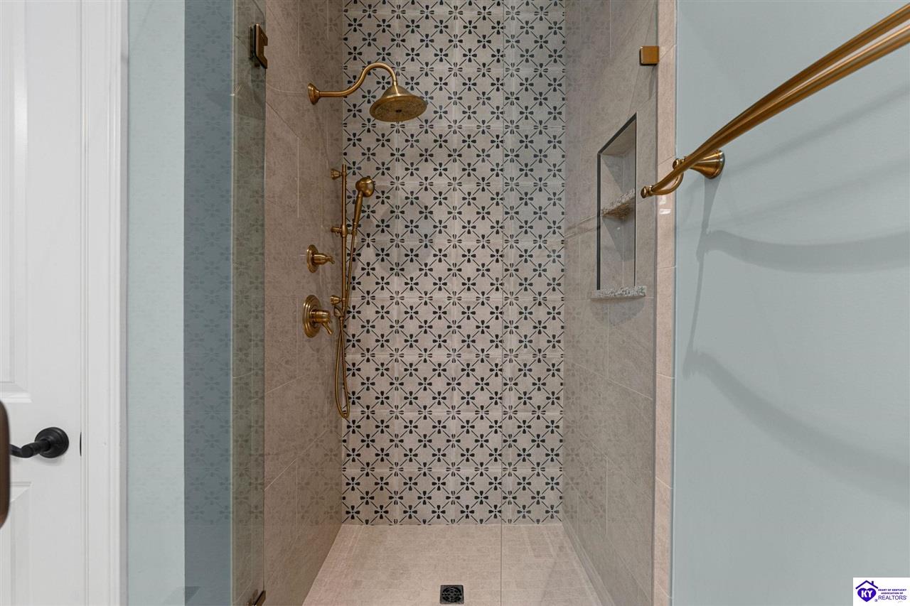 142 Waterside Drive Property Photo 44