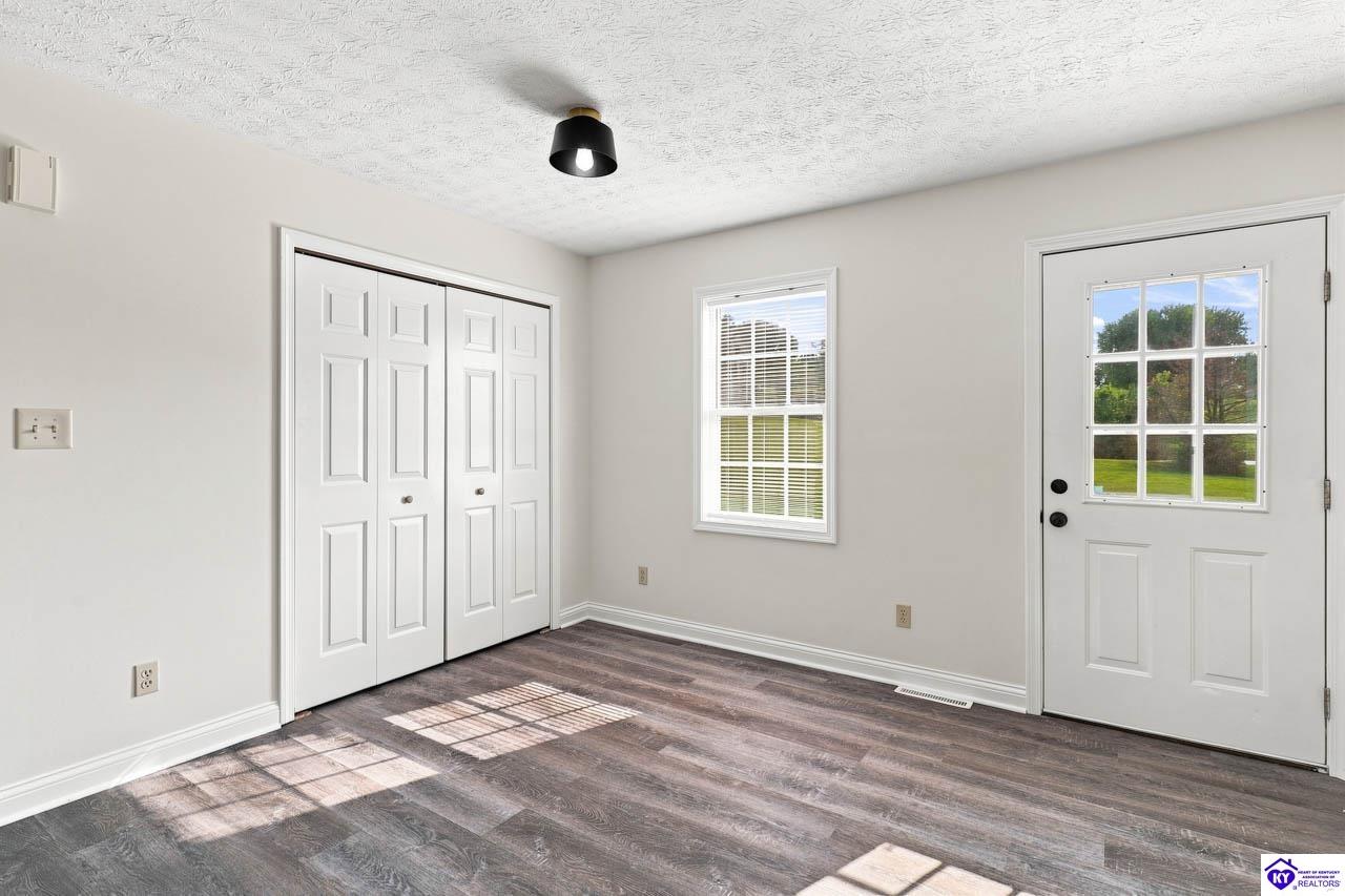 193 Greenleaf Drive Property Photo 13