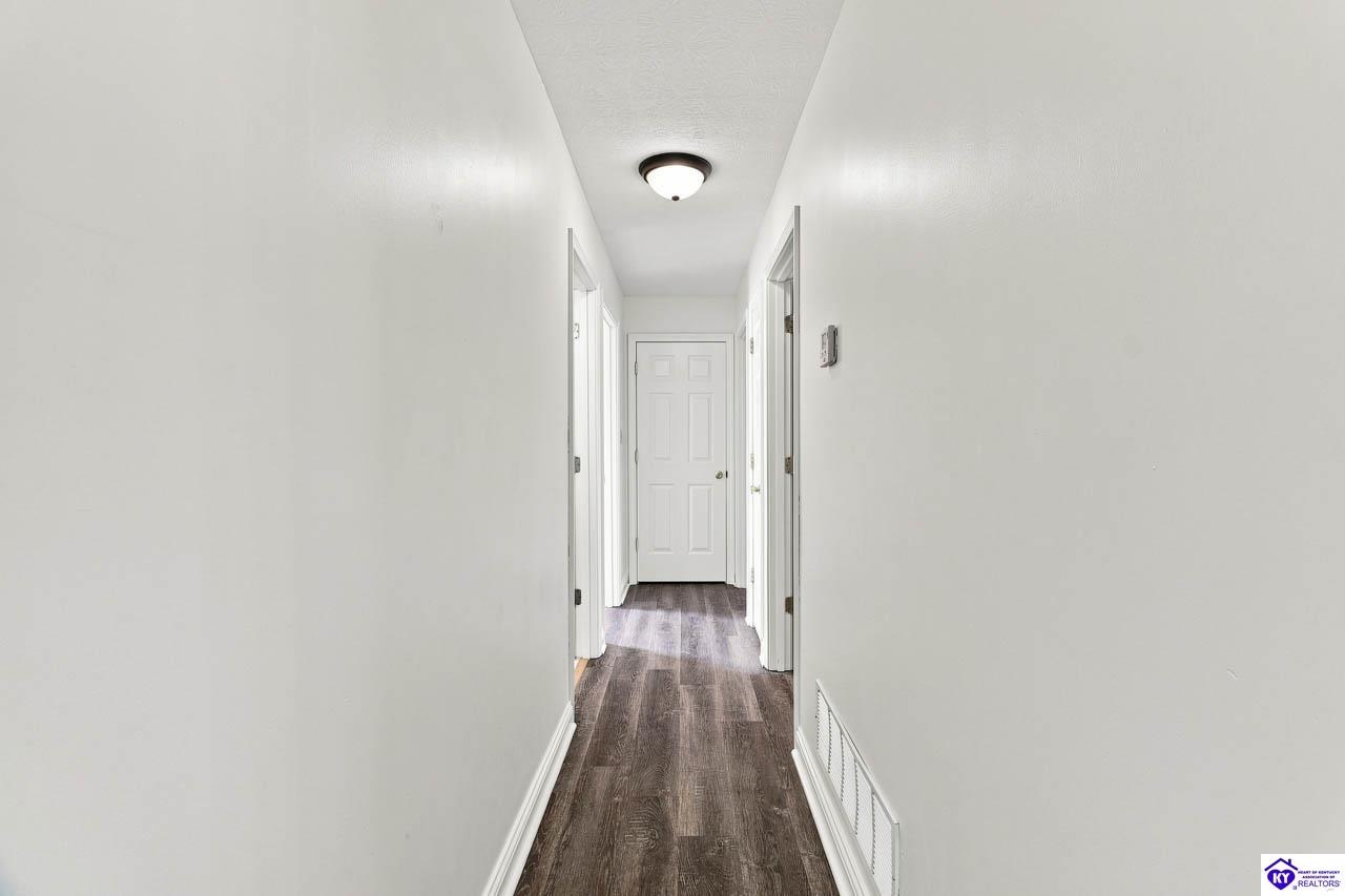 193 Greenleaf Drive Property Photo 15