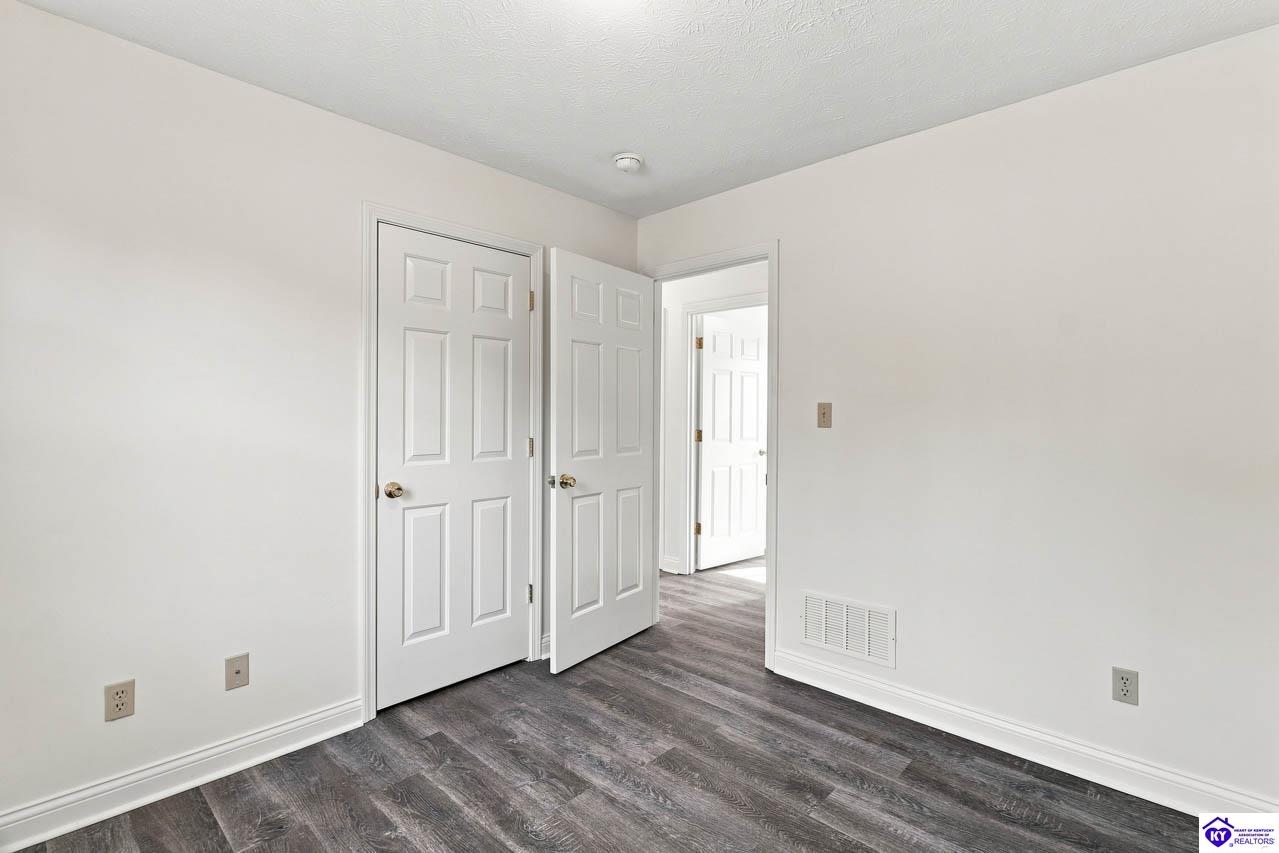 193 Greenleaf Drive Property Photo 16