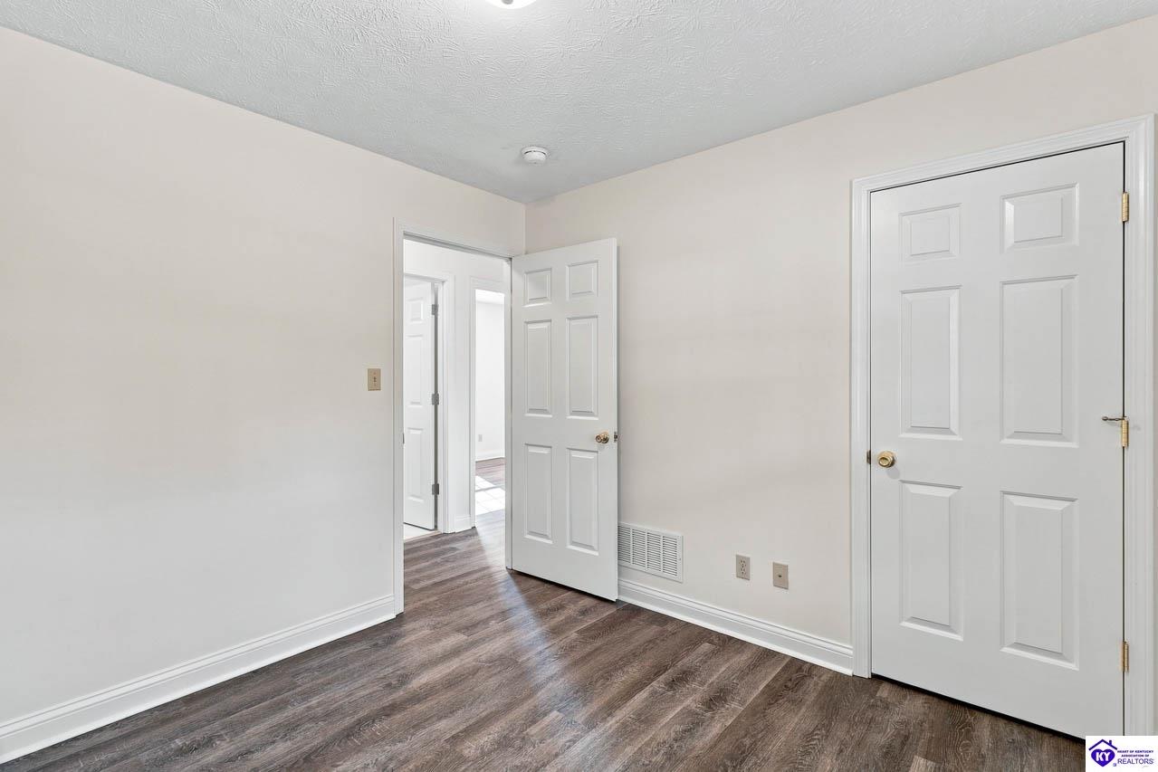 193 Greenleaf Drive Property Photo 21