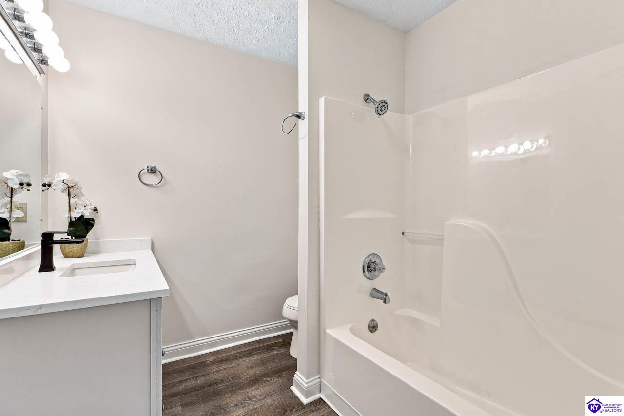 193 Greenleaf Drive Property Photo 23