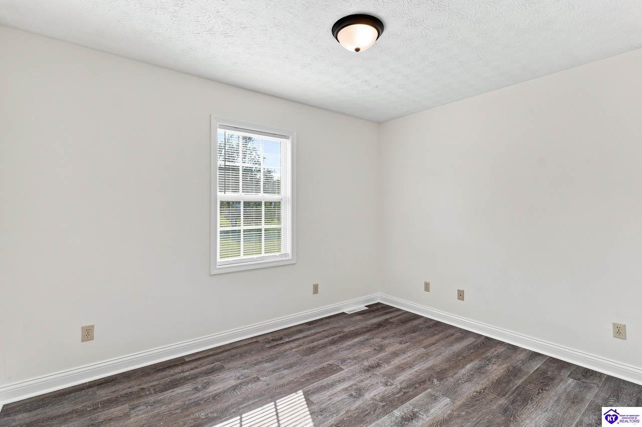 193 Greenleaf Drive Property Photo 24