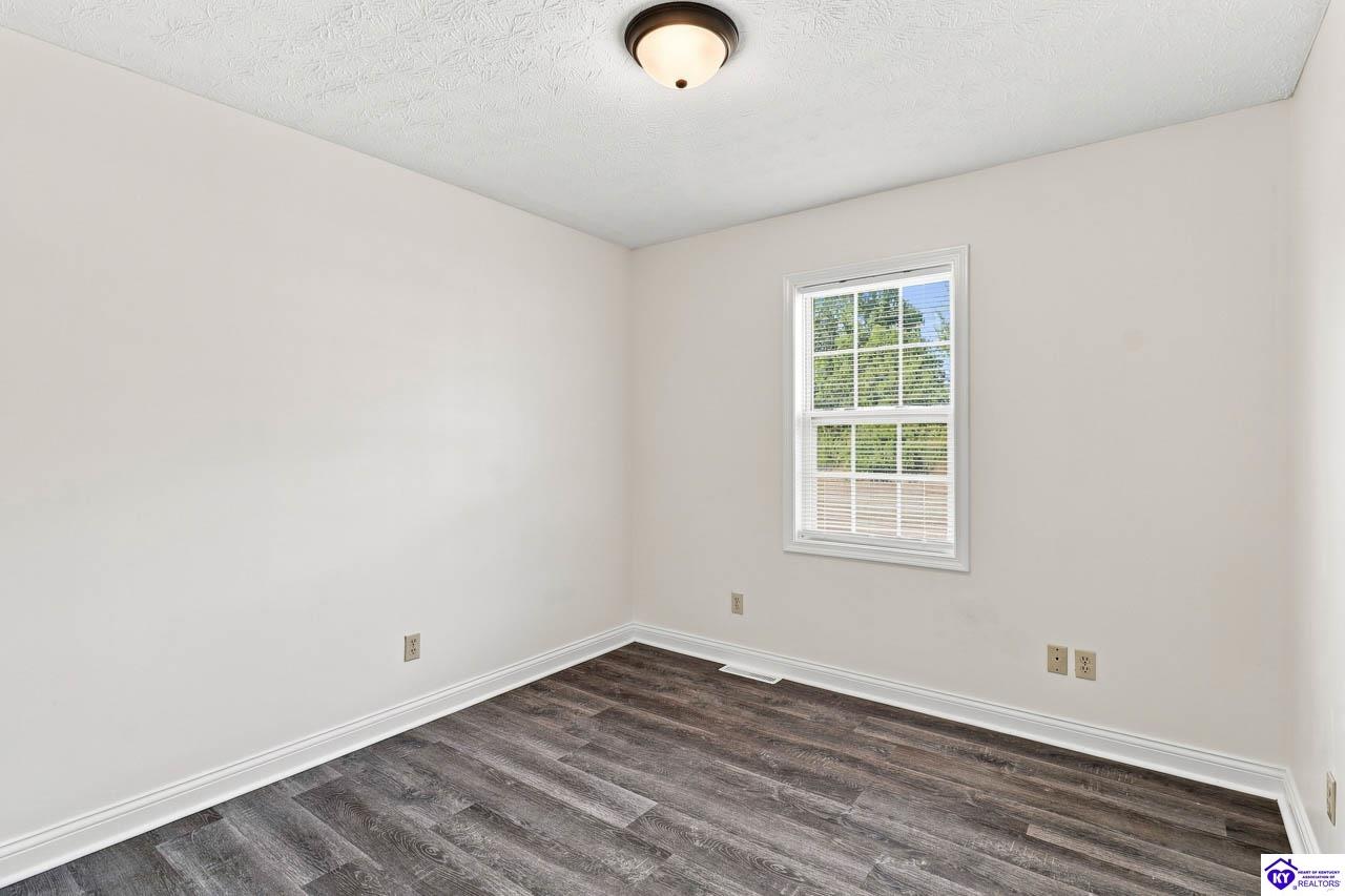 193 Greenleaf Drive Property Photo 25
