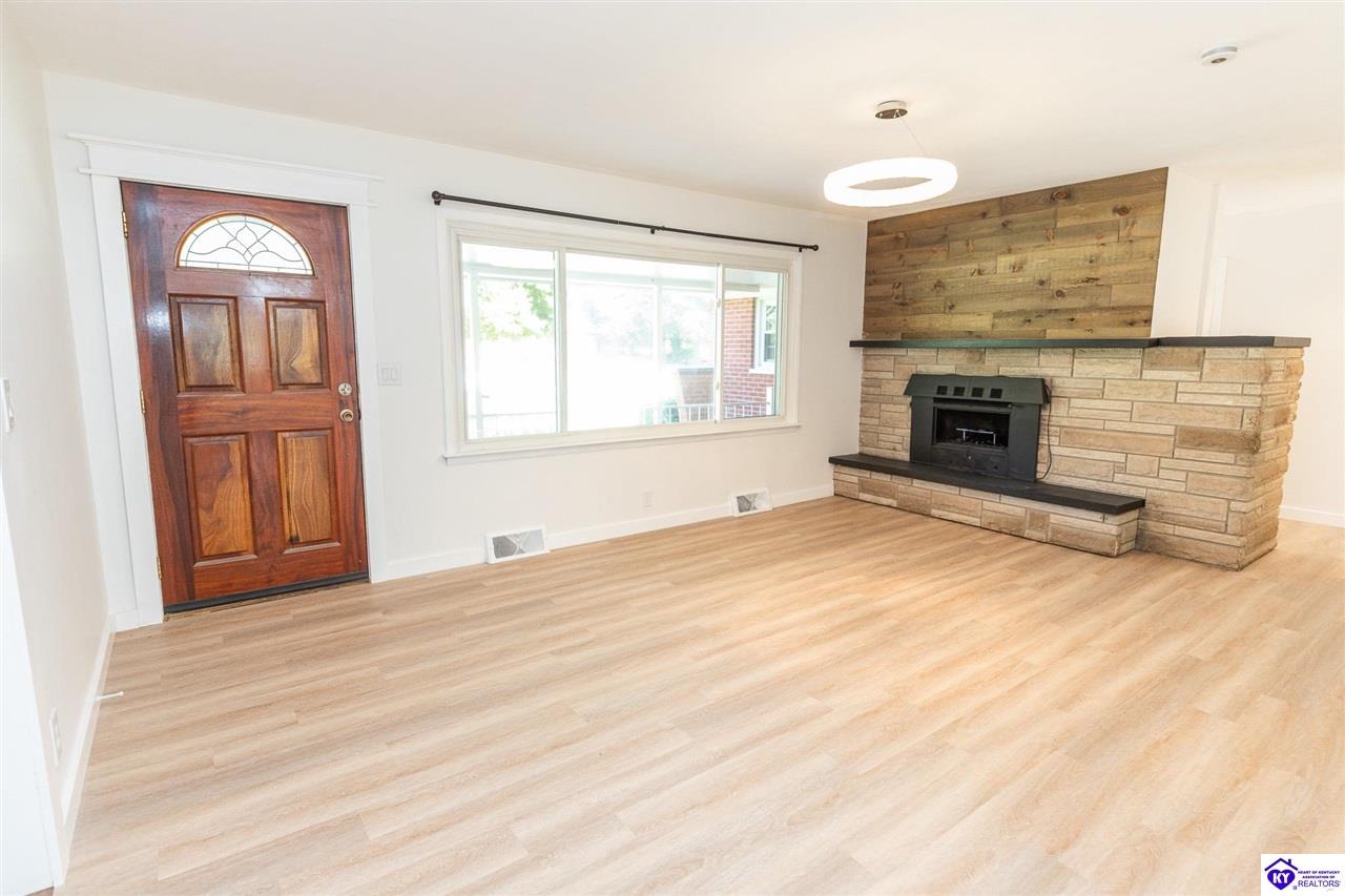 363 S Deepwood Drive Property Photo 2