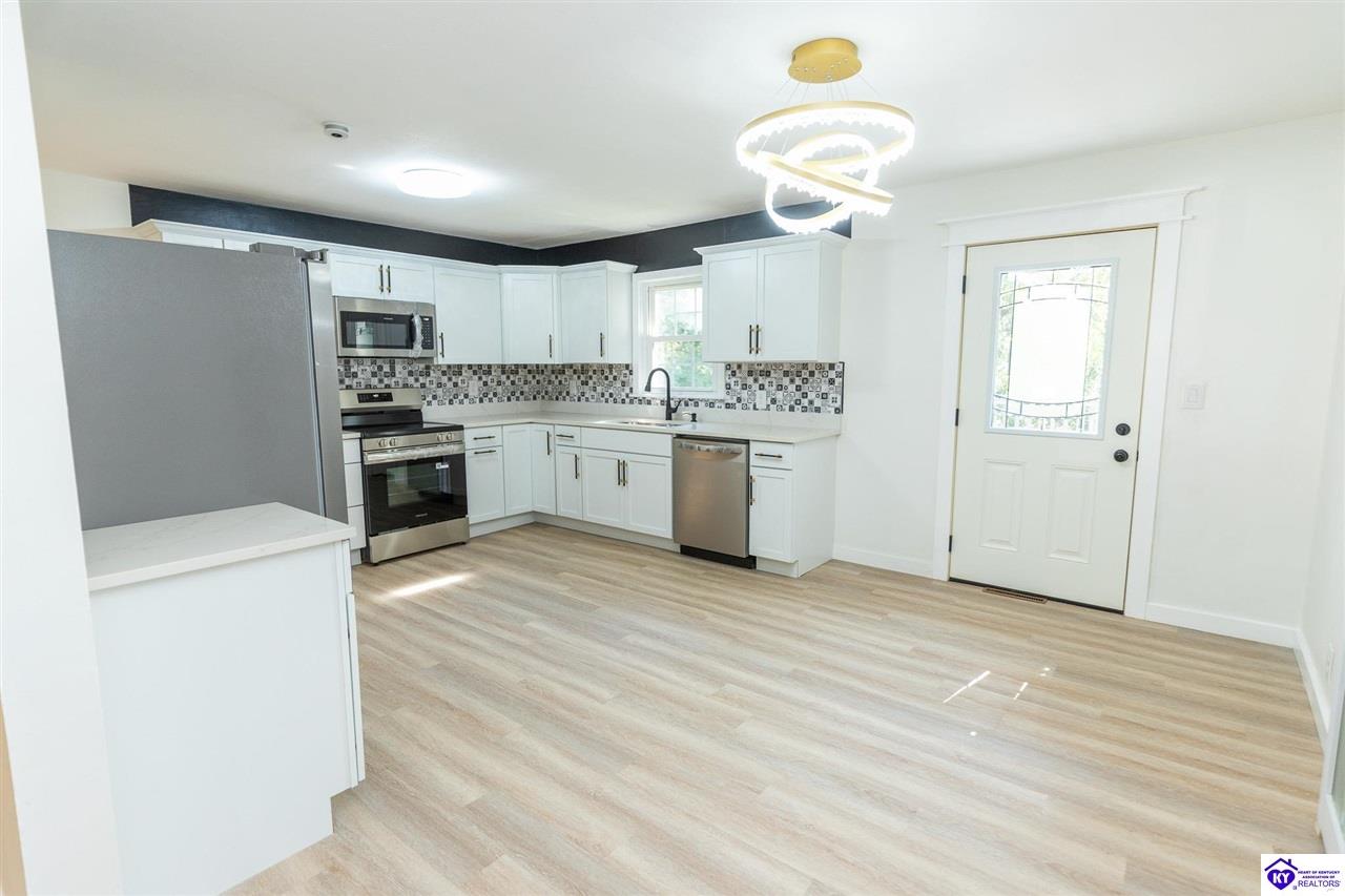 363 S Deepwood Drive Property Photo 10