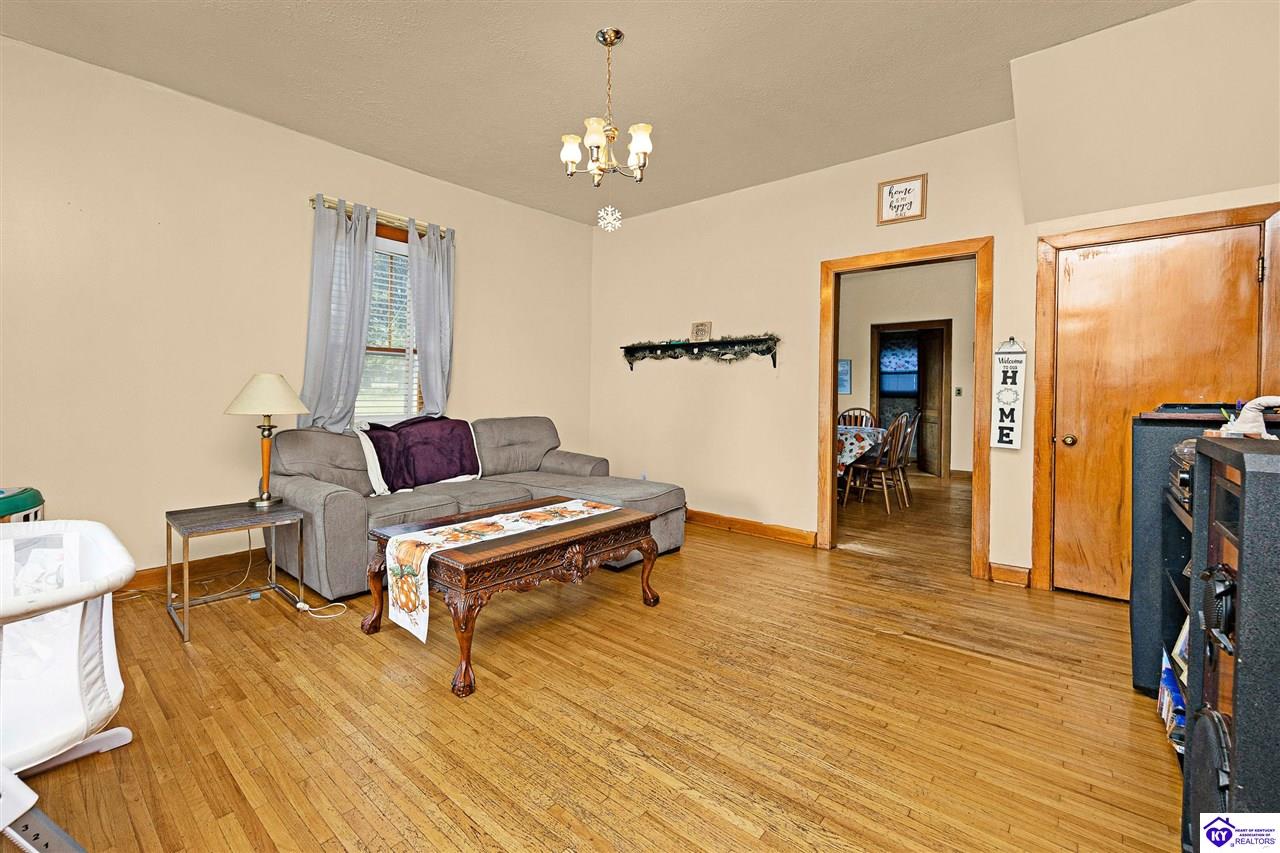 315 S Main Street Property Photo 14