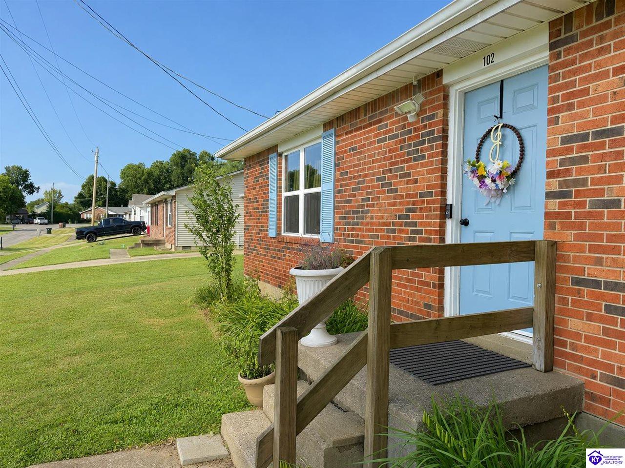 102 Heather Court Property Photo 3
