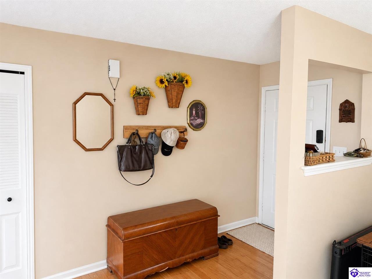 102 Heather Court Property Photo 6