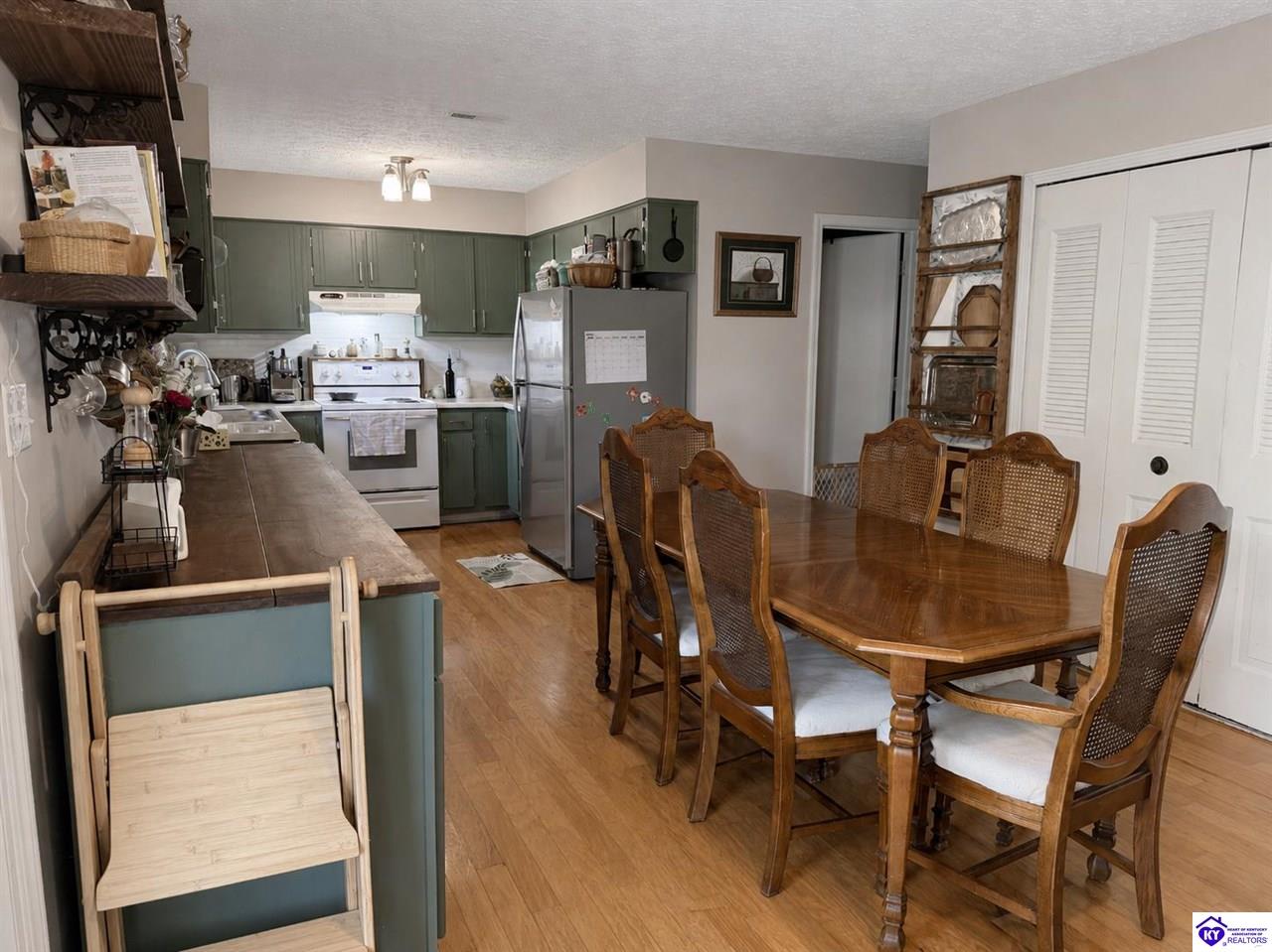 102 Heather Court Property Photo 13
