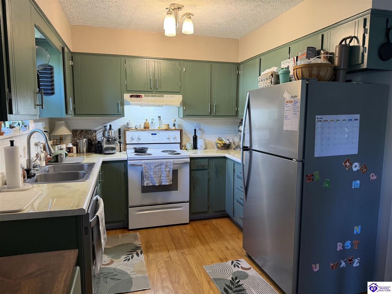 102 Heather Court Property Photo 14