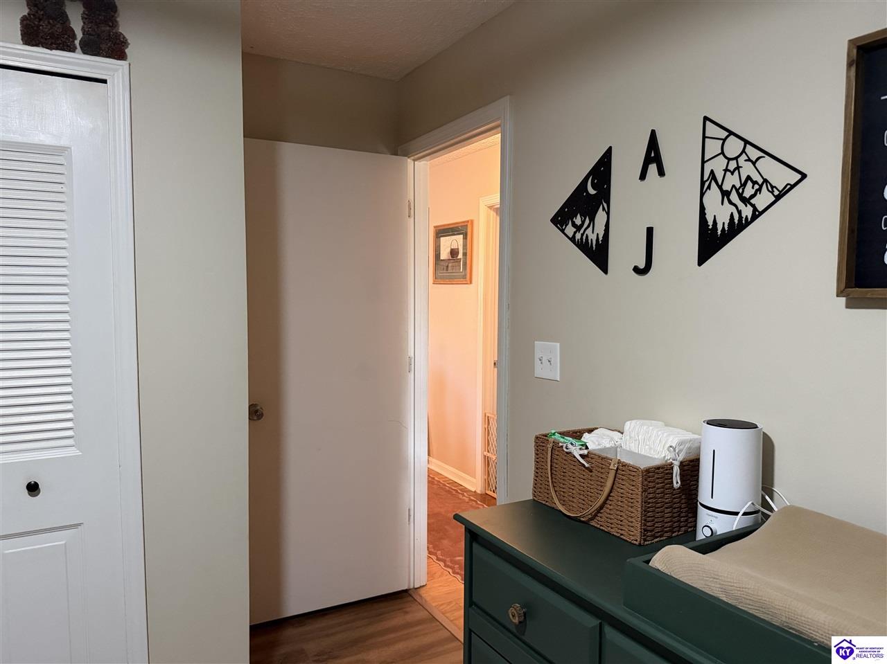 102 Heather Court Property Photo 23