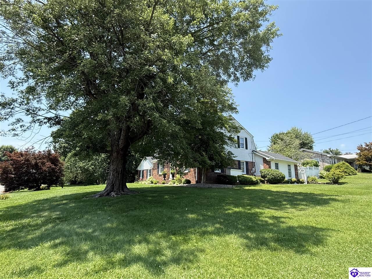 401 The Byeway Property Photo 4