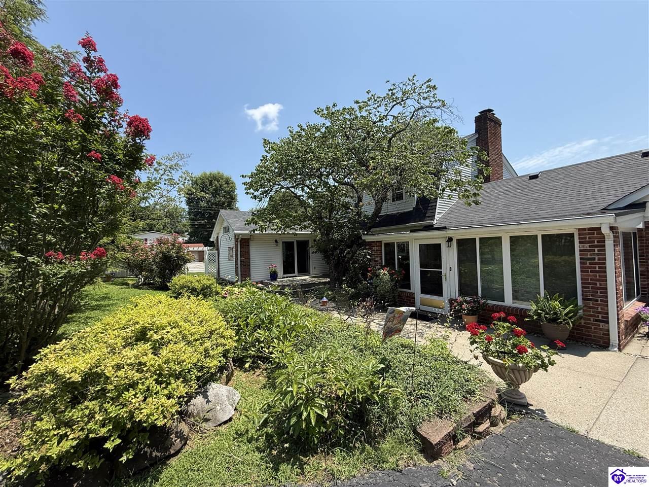 401 The Byeway Property Photo 10