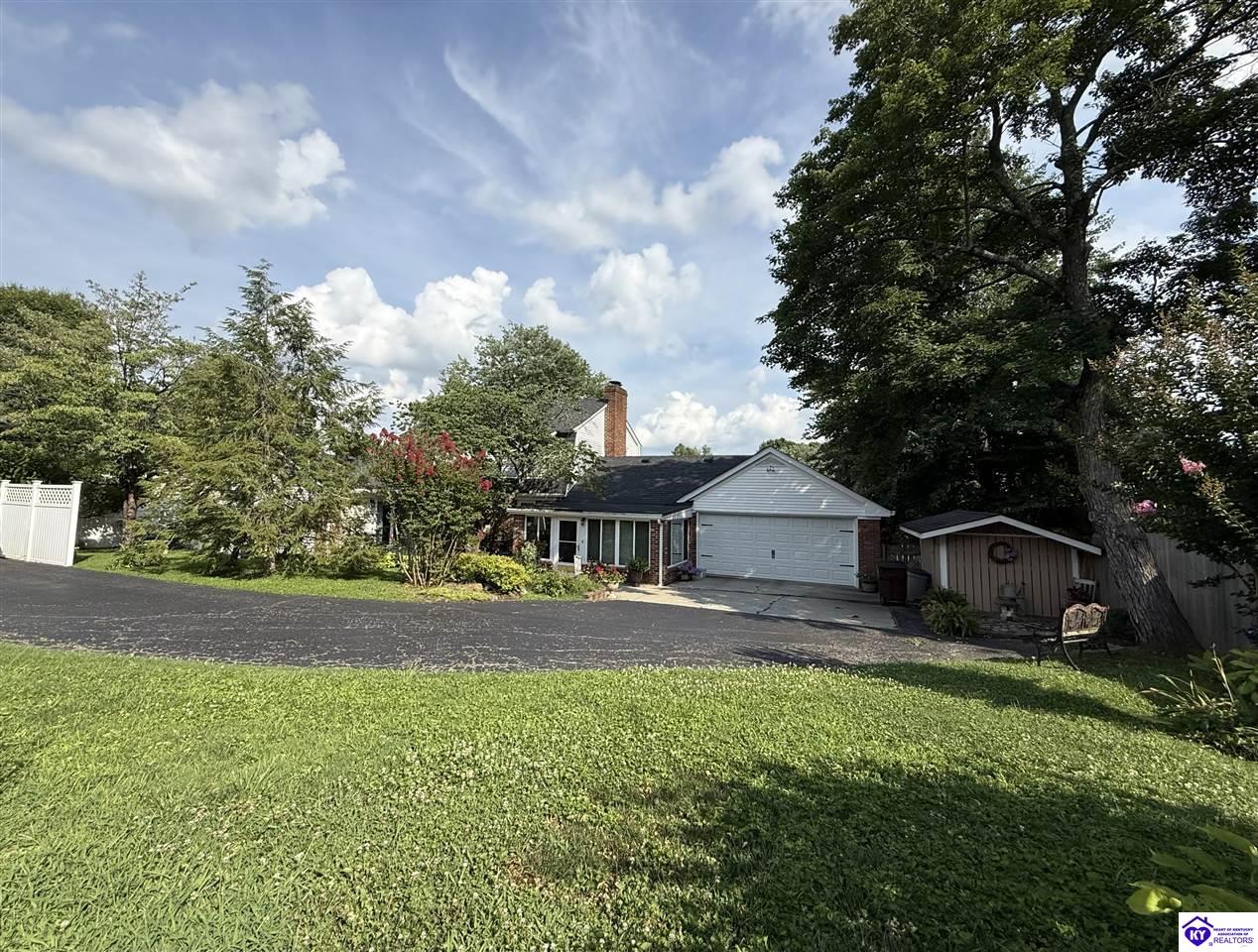 401 The Byeway Property Photo 11