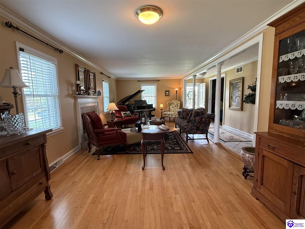 401 The Byeway Property Photo 12