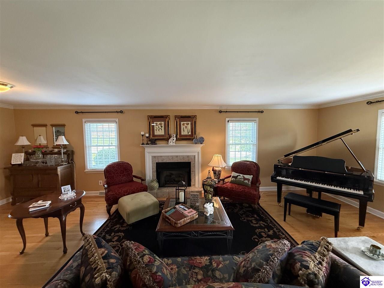 401 The Byeway Property Photo 15