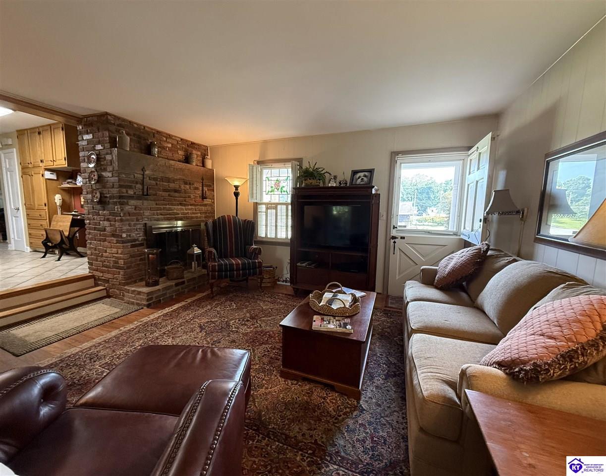 401 The Byeway Property Photo 17