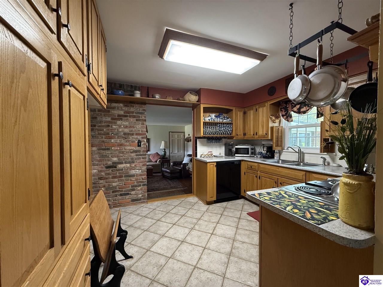 401 The Byeway Property Photo 26