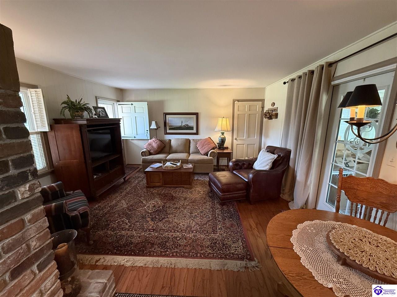 401 The Byeway Property Photo 35