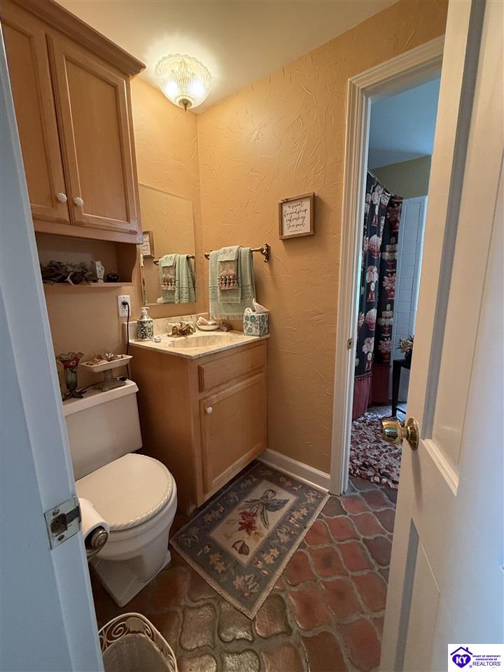 401 The Byeway Property Photo 47
