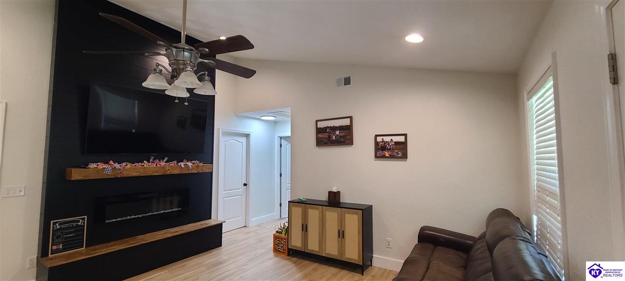 1416 Ed Brent Road Property Photo 3