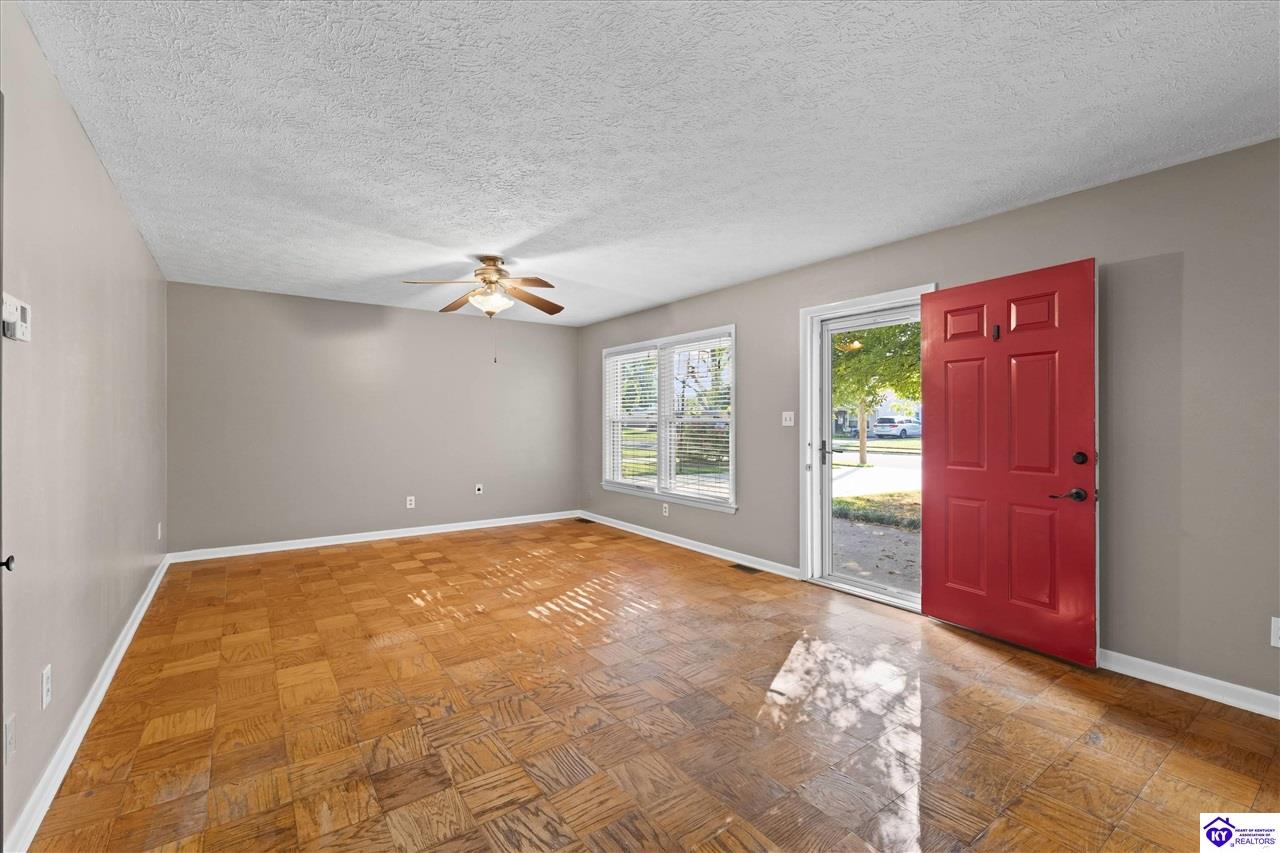 2911 Chippewa Drive Property Photo 5