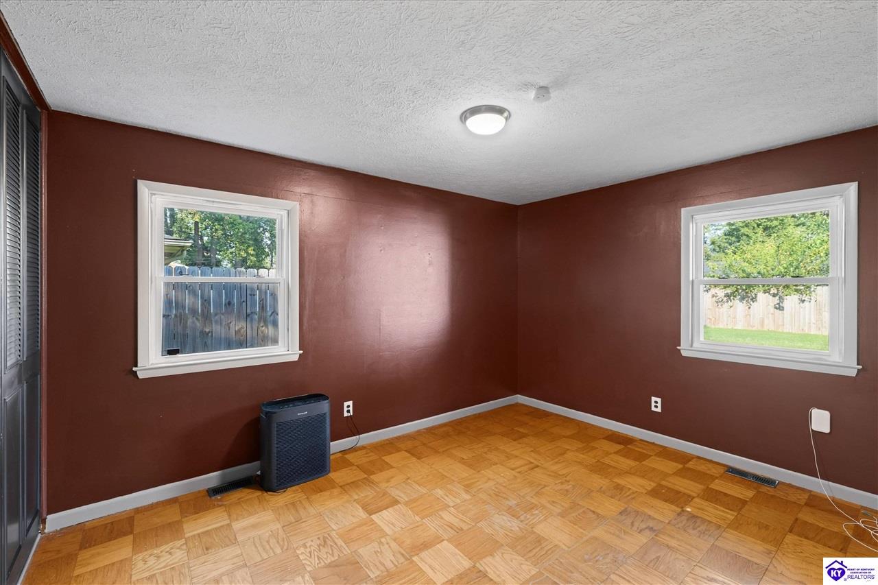 2911 Chippewa Drive Property Photo 18