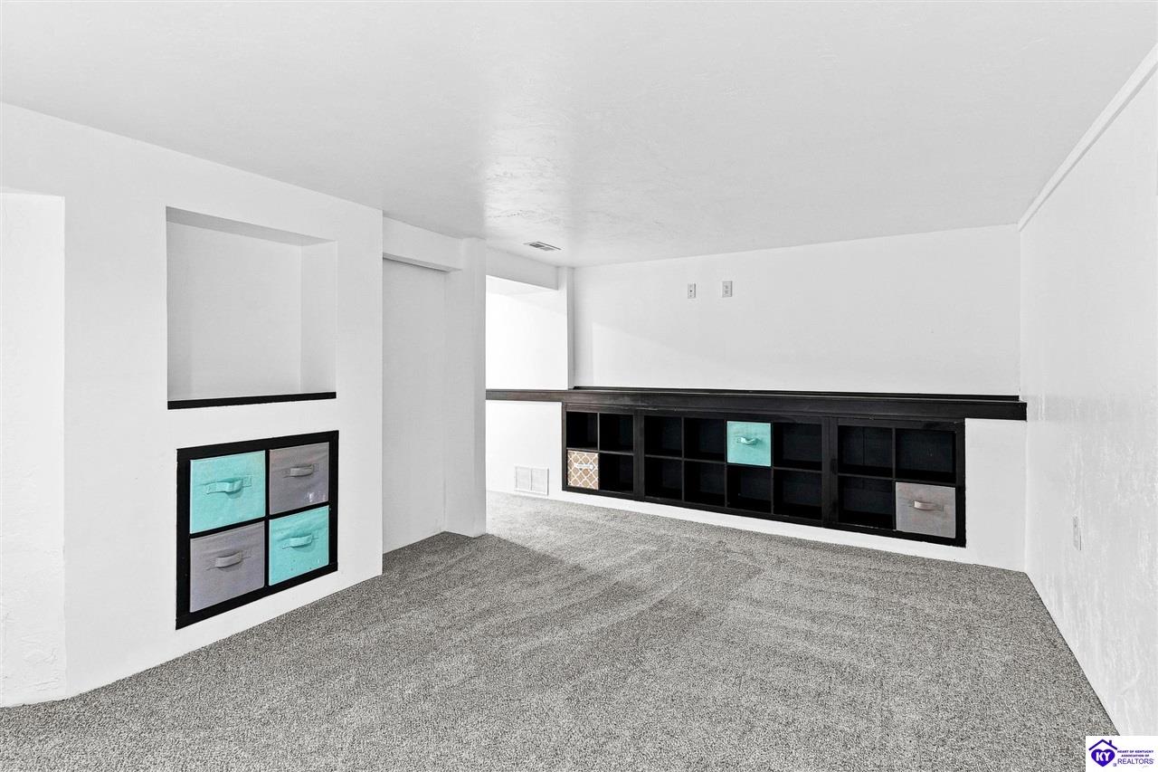 328 Valley View Drive Property Photo 32